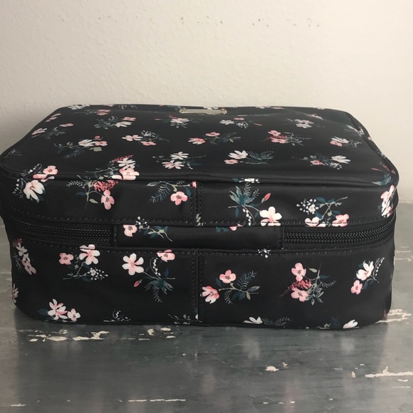 Last one! Kate Spade travel cosmetics/toiletry bag - Picture 4 of 7